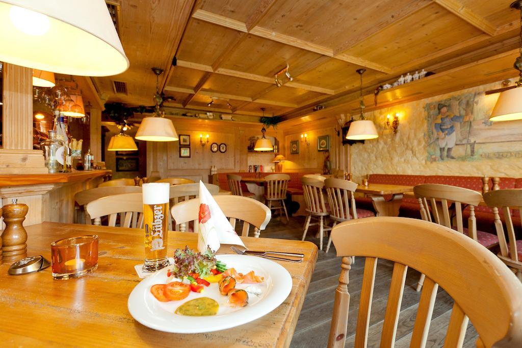 Restaurant & Hotel Baumhaus Hagen Sassnitz Buitenkant foto